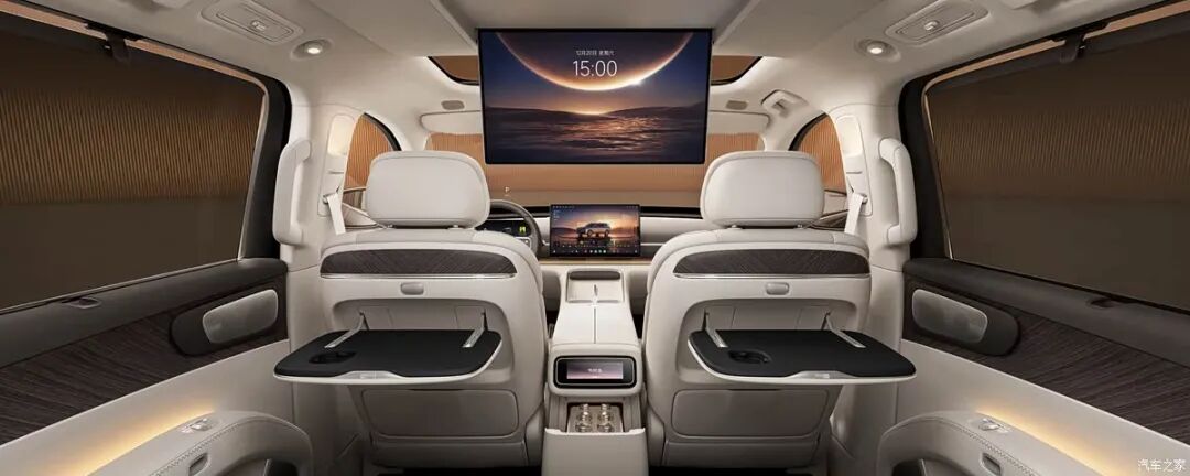 车长超5米2，轴距3米1多，“冰箱、彩电、大沙发”，还有3.6米级圆规掉头！