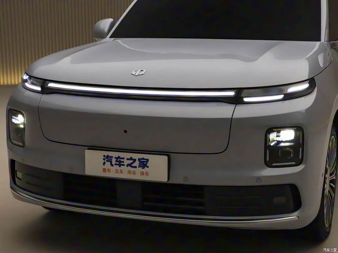 车长超5米2，轴距3米1多，“冰箱、彩电、大沙发”，还有3.6米级圆规掉头！