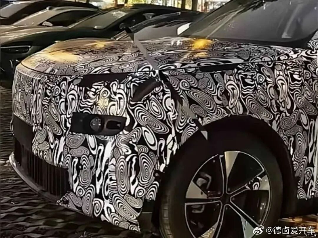 2.0T发动机+三电机，原地掉头、蟹行模式，买中大型SUV的等等它！