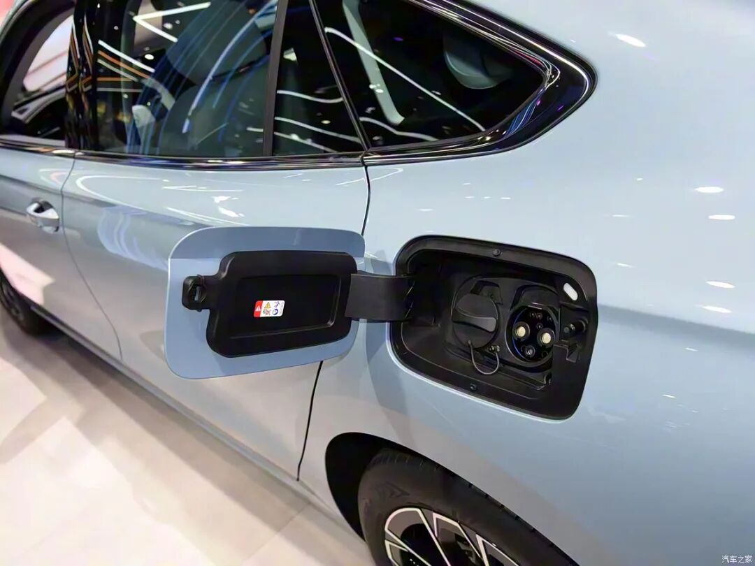 1.5T插混，续航1300km！ 大气优雅，运动感十足！