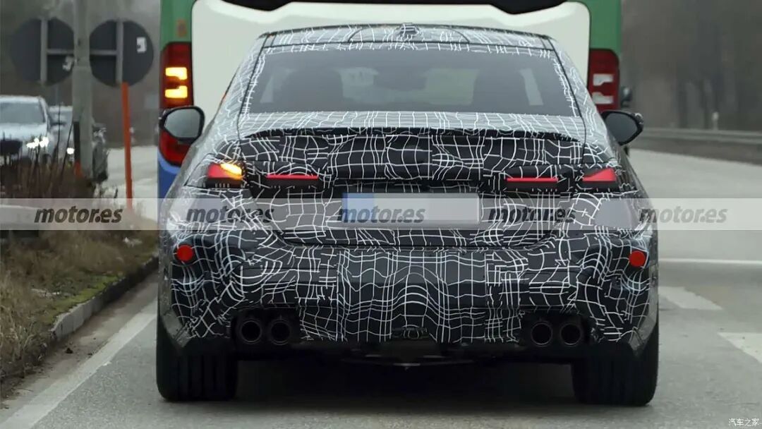 “双肾”格栅再进化！4.4T V8，727马力，1000牛·米，宝马粉有福了！