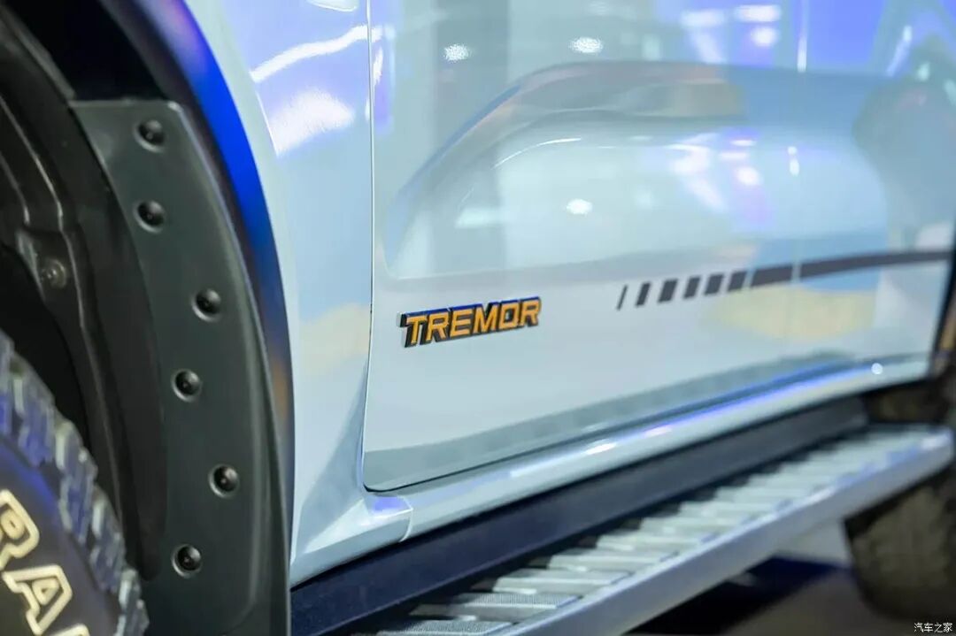 2.7T V6、四驱，AT轮胎，网友：这我真想试试！