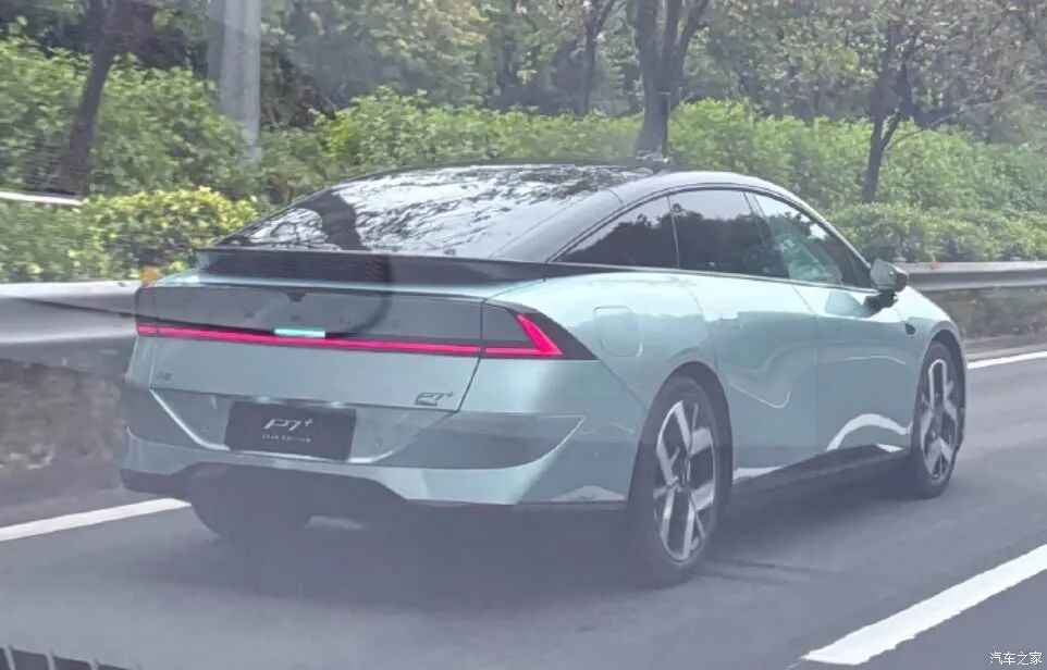 车长超5米，轴距3米，贯穿式尾灯，小鸭尾，这车颜值又提高了！