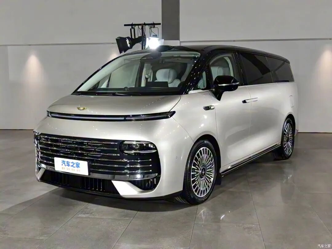 6/7/8座可选，吸顶娱乐屏，云感SPA座椅，得房率91.8%！老板座驾看看它！