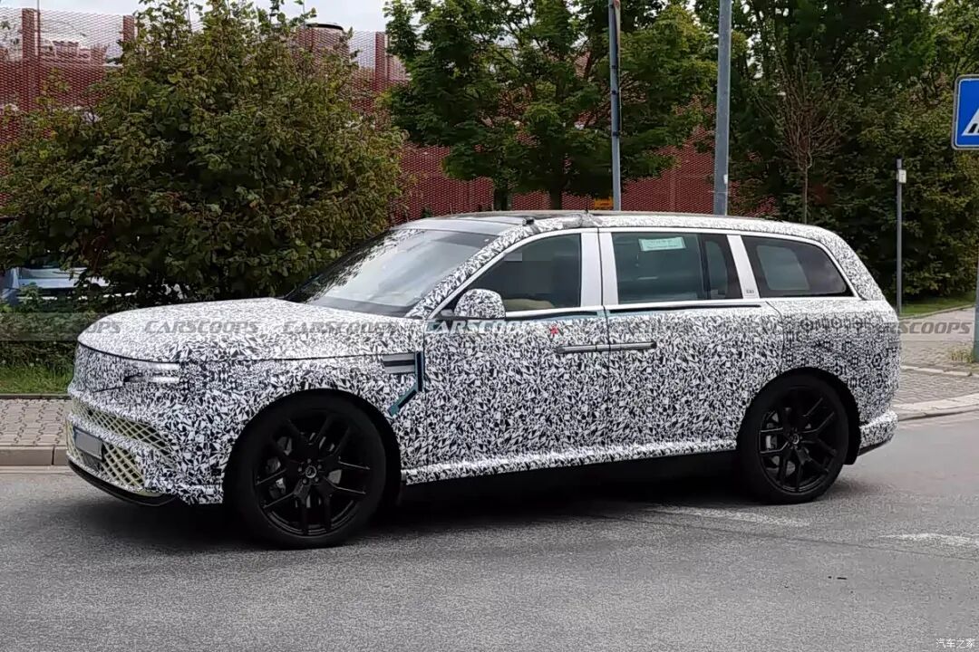 用料豪华,无B柱对开门,直指全球顶级豪华SUV阵营?