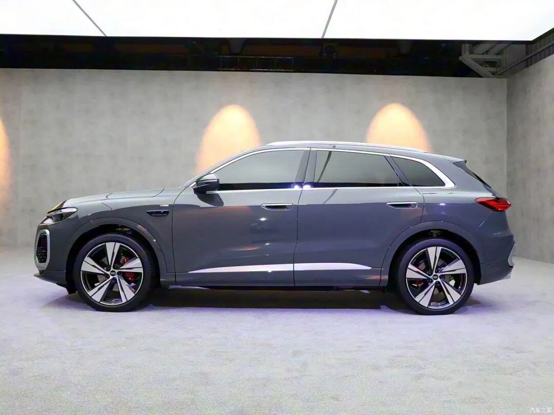 2.0T、四驱、400牛·米,前后独立悬架,买奥迪的再等等!