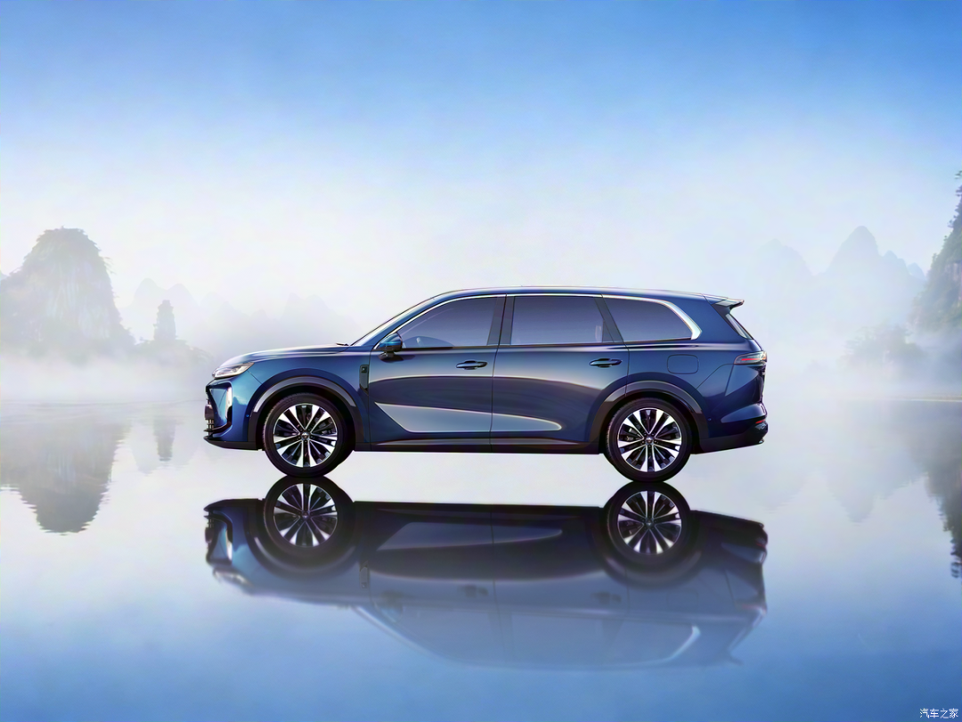 大六座SUV!车长超5米2,轴距3米1多,贯穿式尾灯,标配乾崑ADS 4 Pro!