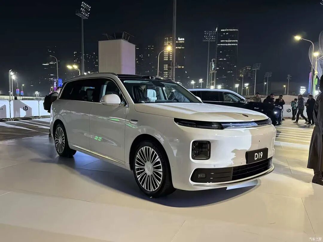 车长5米2多，轴距超3米1，“冰箱、彩电、大沙发”，选它还是乐道L90？