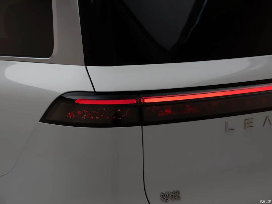 车长5米2多，轴距超3米1，“冰箱、彩电、大沙发”，选它还是乐道L90？