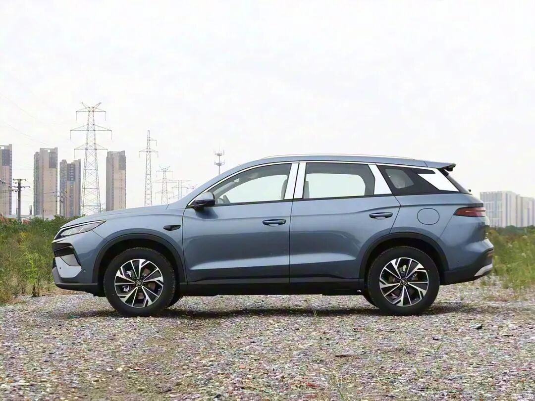 比亚迪全新SUV谍照曝光！或命名为元MAX，进入宋家族地盘？