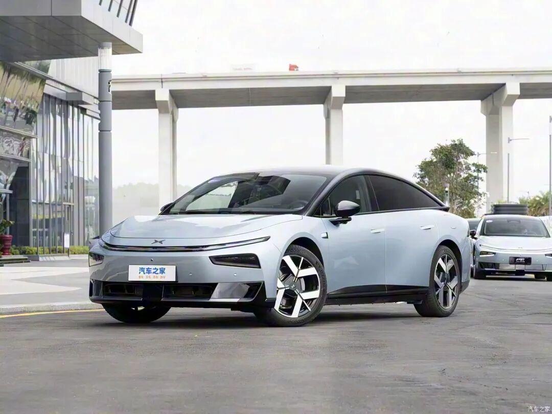 车长5米多，轴距3米，续航1550km！网友：等等价格！
