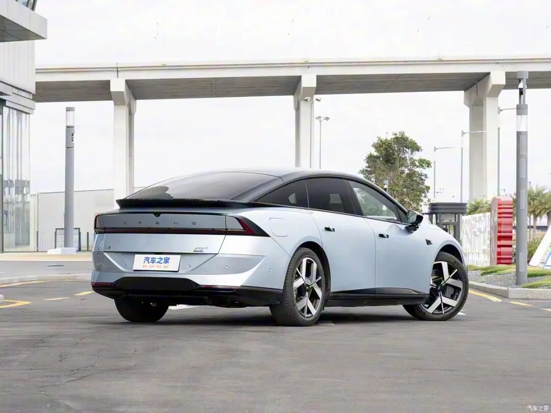 车长5米多，轴距3米，续航1550km！网友：等等价格！