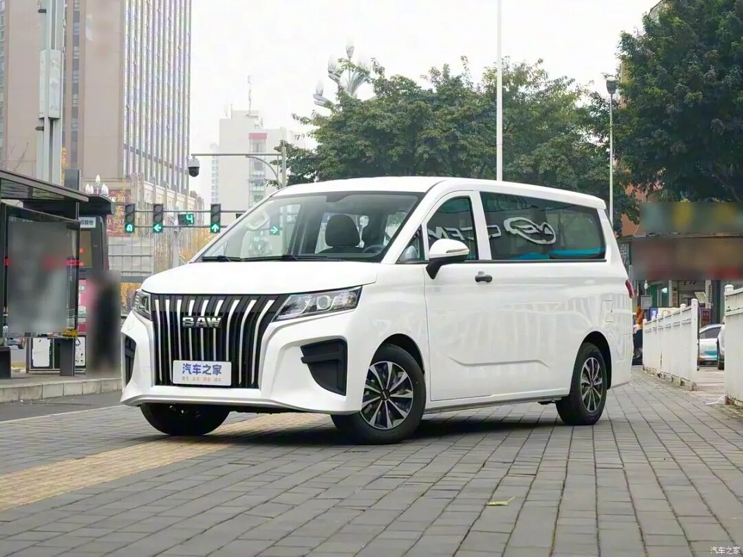 5.98万起，两种动力可选，垂瀑式的中网，还是侧滑门！