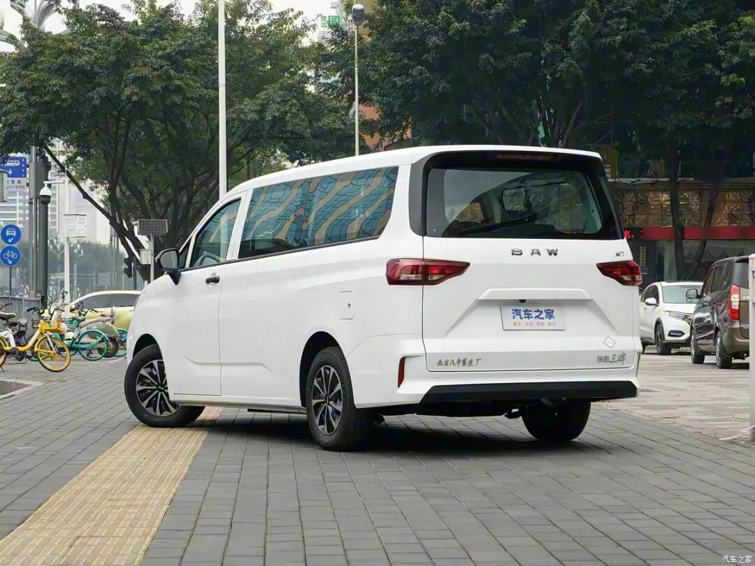 5.98万起，两种动力可选，垂瀑式的中网，还是侧滑门！