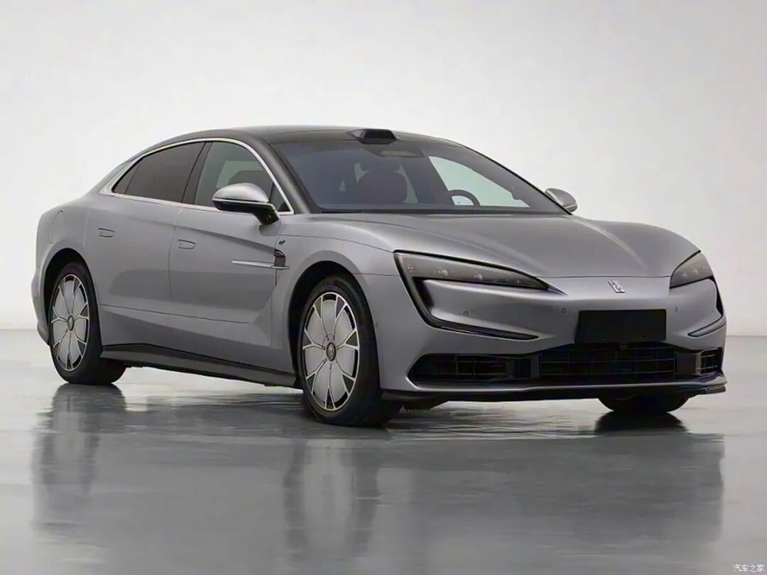 1000kW+1000km!电子外后视镜、碳纤维侧裙板,还有20英寸大轮圈可选!