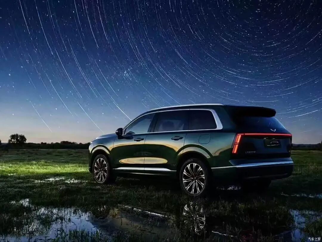 车长近5米，百公里不到6个油！精致、时尚，这还是你认识的五菱吗？