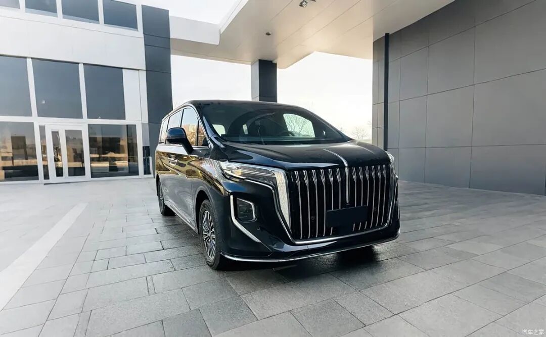 2.0T插混,双边双出排气,贯穿式尾灯,精致感满满!