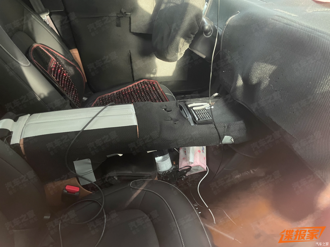 副驾双联屏?一体式桶形座椅,贯穿式尾灯,这空间你觉得怎么样?