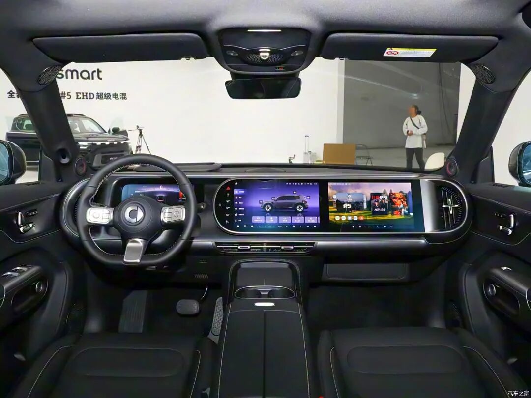 副驾双联屏?一体式桶形座椅,贯穿式尾灯,这空间你觉得怎么样?