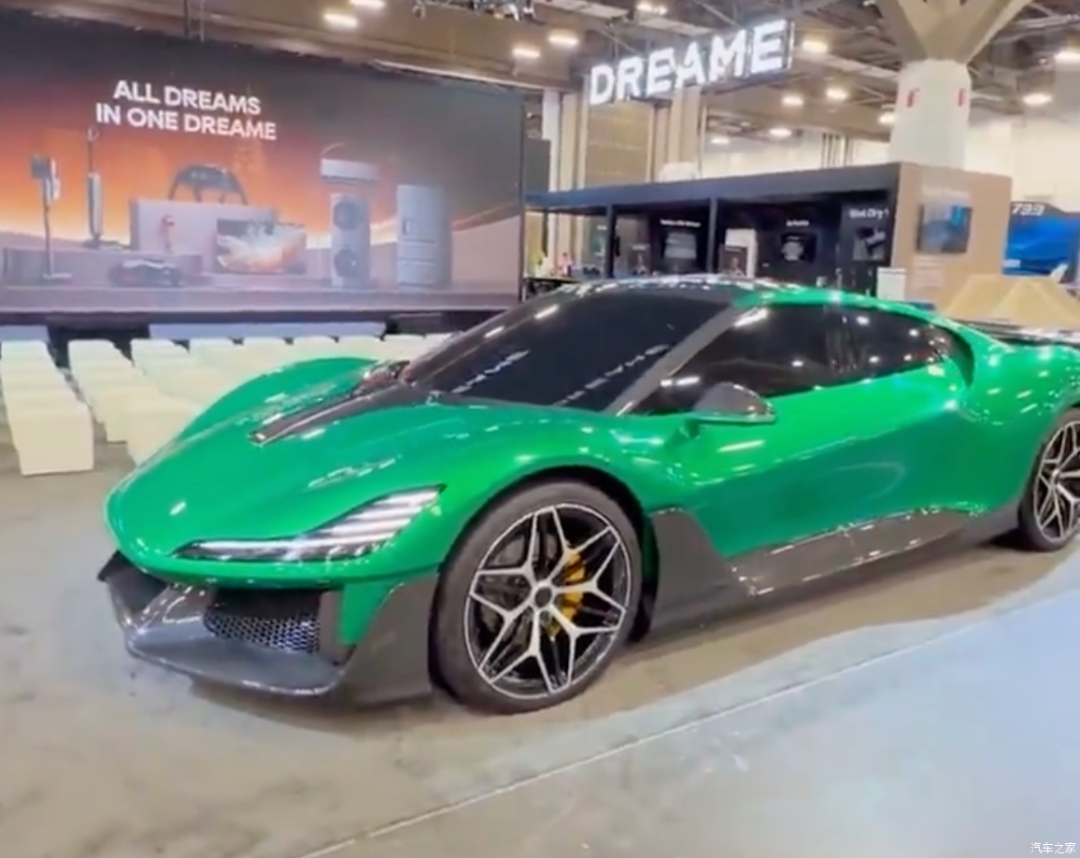 0-100km/h加速小于2秒!1903马力,大尺寸扰流板,这车太帅了!