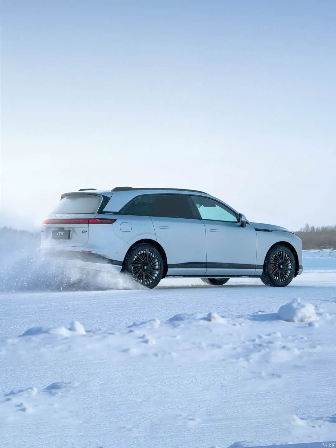 芯片将升级！贯穿星环式灯带，封闭格栅，车顶扰流板，买新车的再等等！