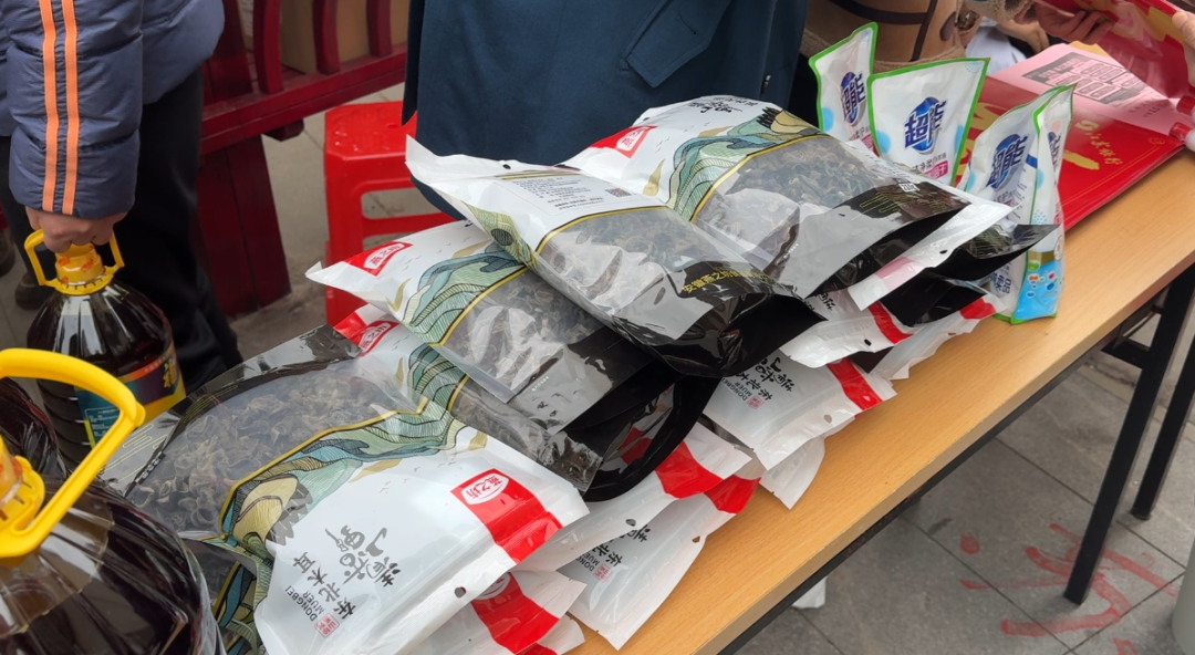 市区这个小区,又给居民发物资啦!