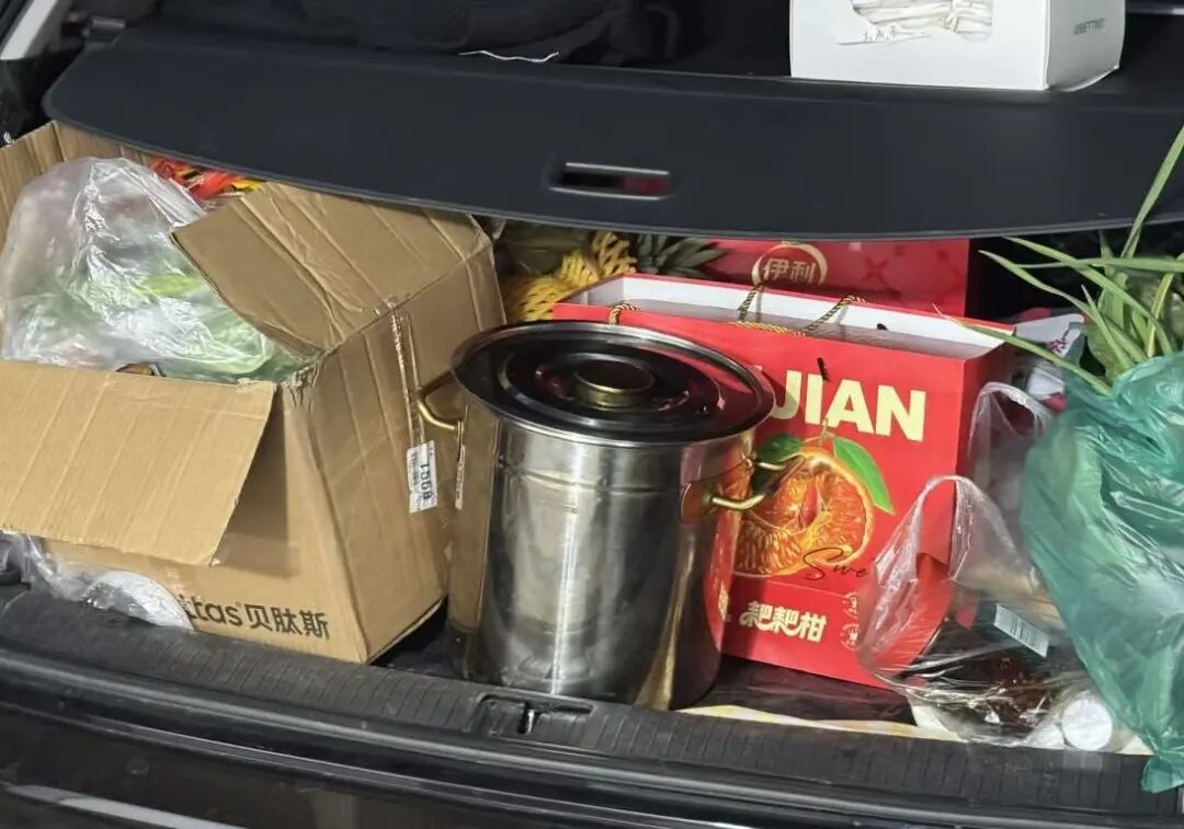 刚刚，又堵成鸳鸯锅了！