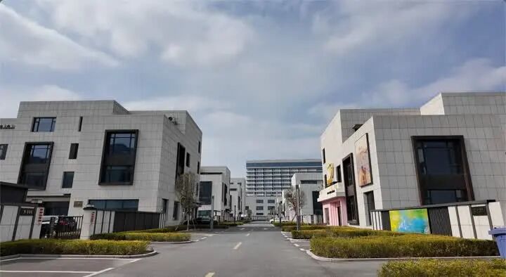 短剧“首秀”爆了！上线12小时热度破1700万