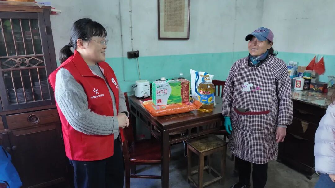 南通体彩开展“微光行动之公益体彩暖冬季”活动