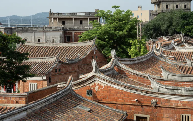 一生必去一次的闽南——簪花、古寺、骑楼、海岛，一次全打卡！