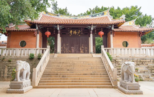 一生必去一次的闽南——簪花、古寺、骑楼、海岛，一次全打卡！