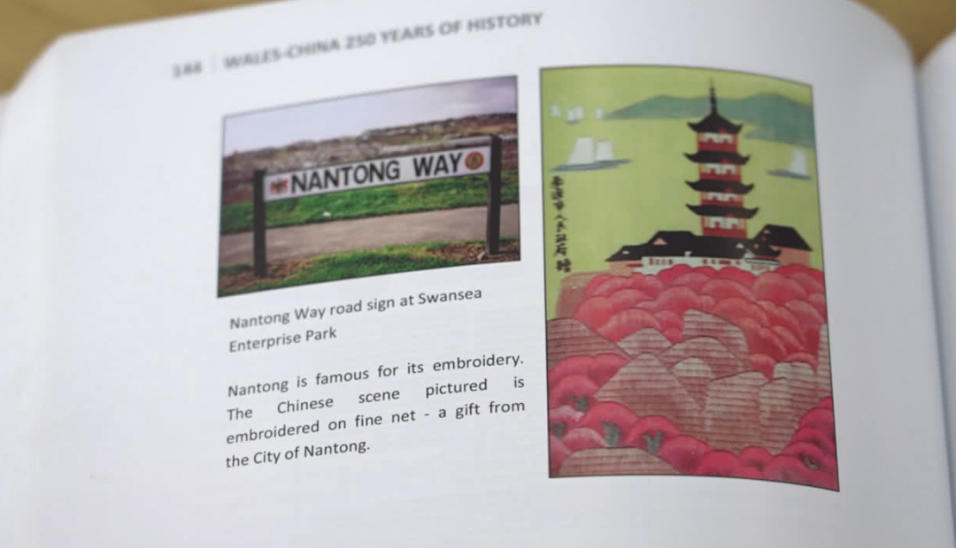 又送了一幅画！“南通女孩”与英国夫妇跨越37年再续“丹青缘”