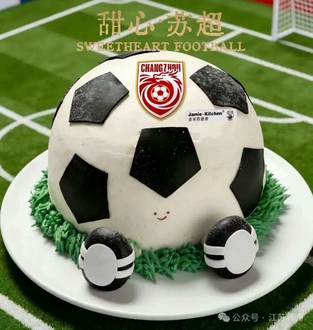 “苏超”队徽刷屏背后：苏州队队徽是宿迁人设计的，常州队队徽是餐饮企业设计的